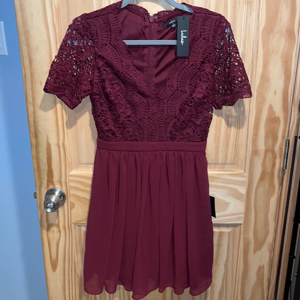 NWT Lulu's maroon dress
